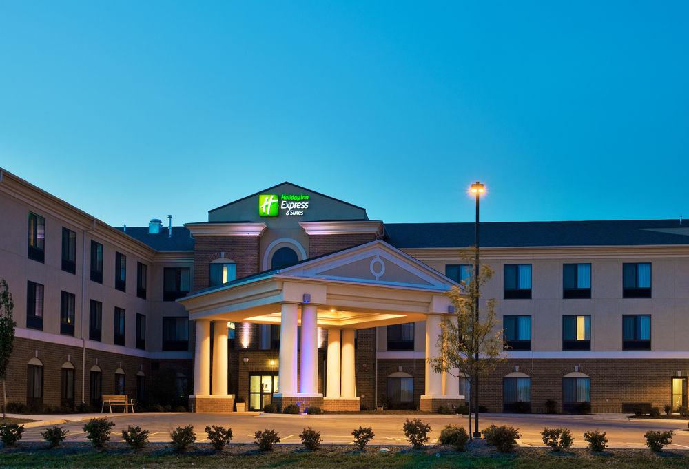 Holiday Inn Express Hotel & Suites Morris By Ihg Eksteriør bilde