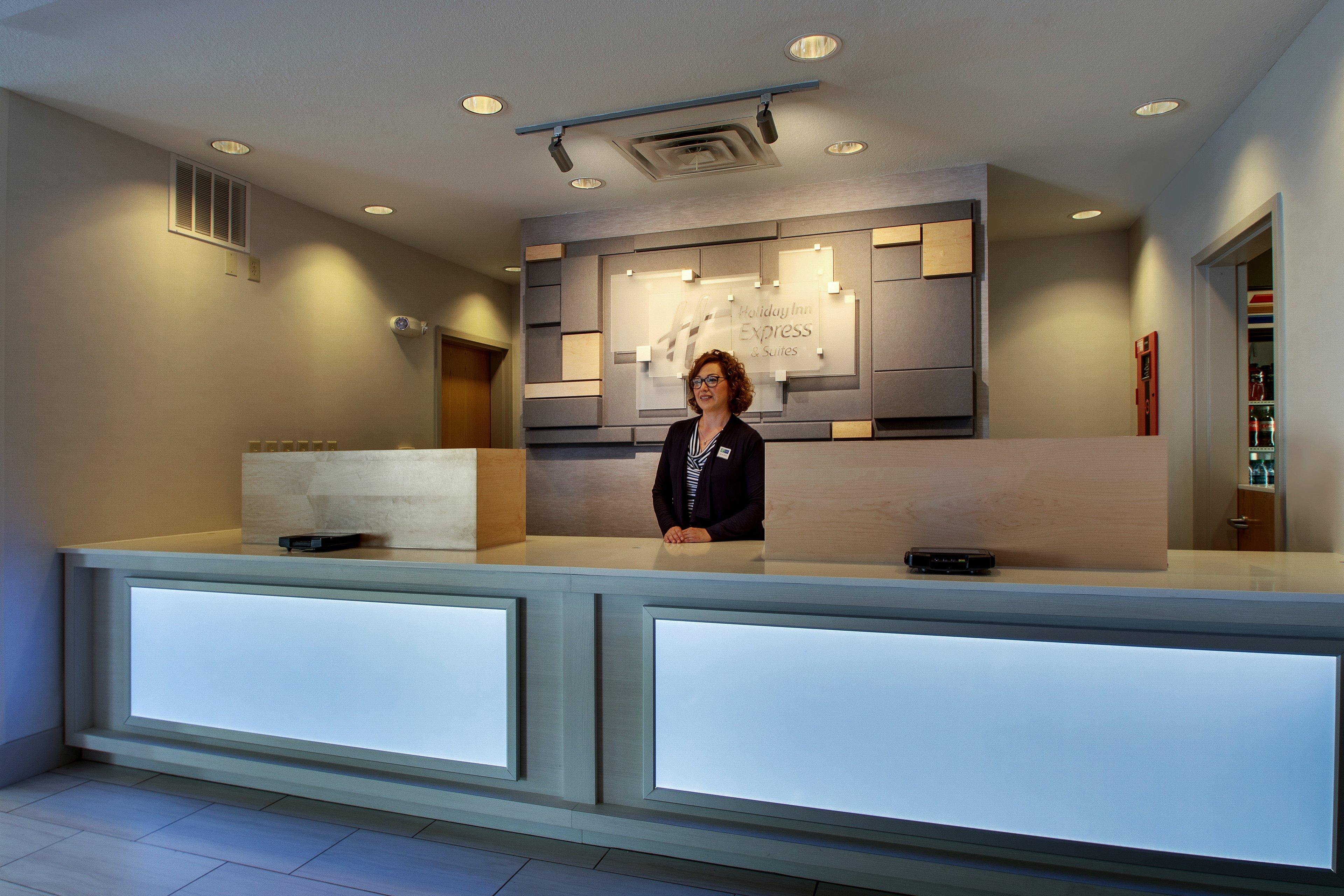 Holiday Inn Express Hotel & Suites Morris By Ihg Eksteriør bilde