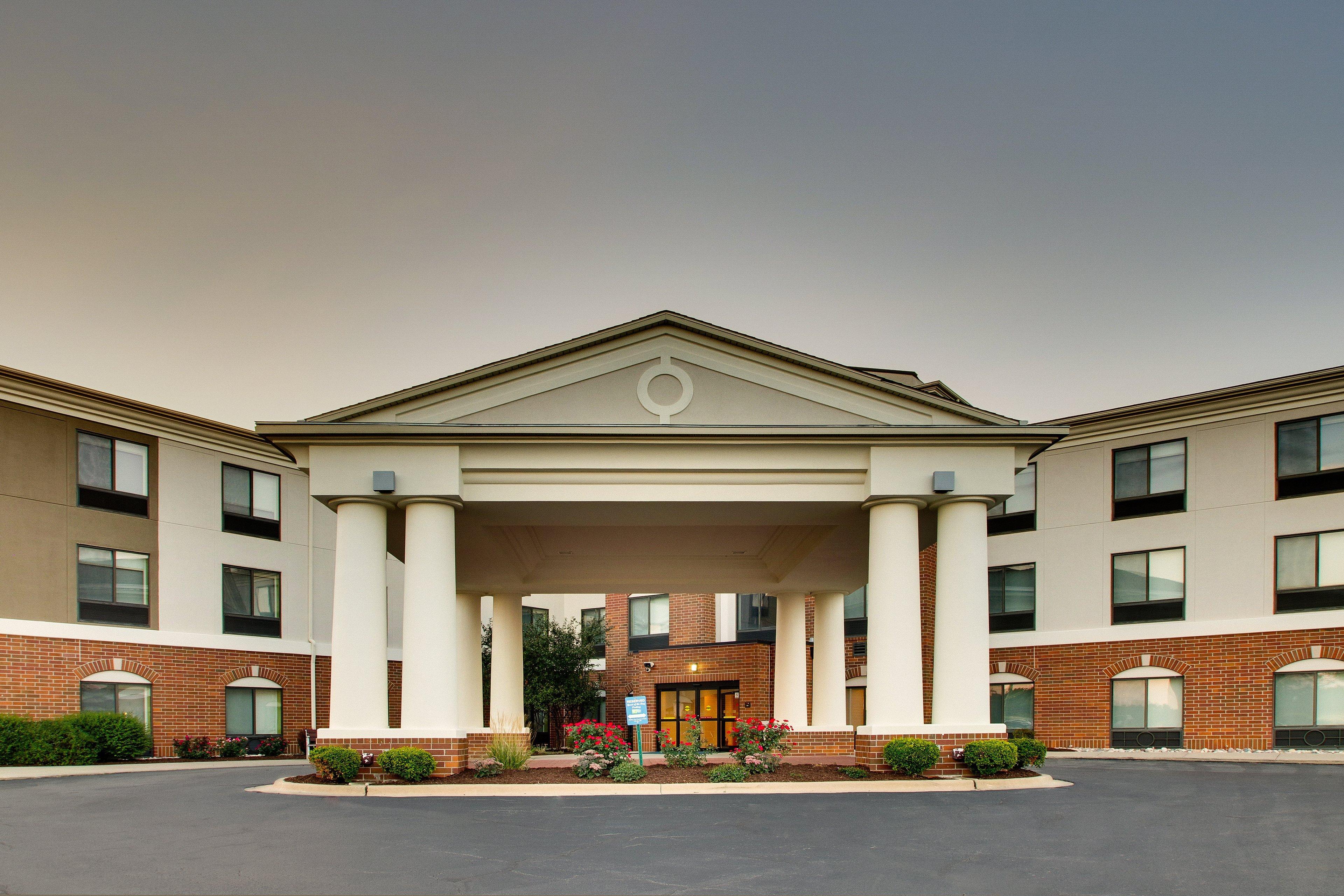 Holiday Inn Express Hotel & Suites Morris By Ihg Eksteriør bilde