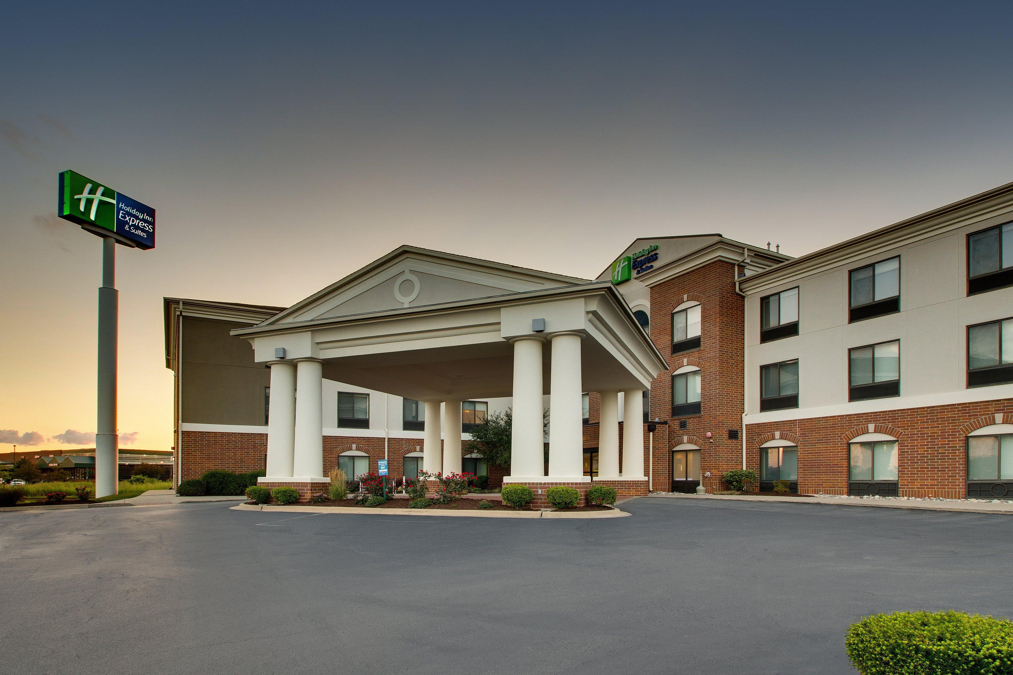 Holiday Inn Express Hotel & Suites Morris By Ihg Eksteriør bilde